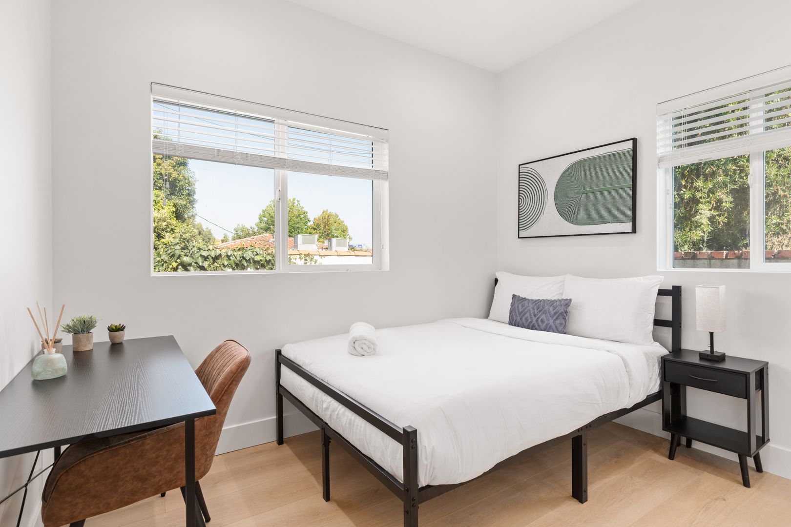 Los Angeles Apartment: 1736 1/2 Kelton Ave.