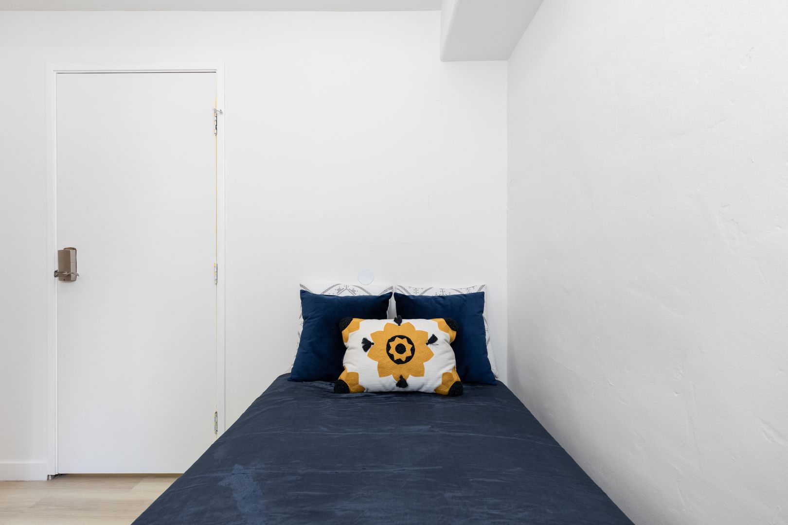 Los Angeles Apartment: 840 Hilgard Ave