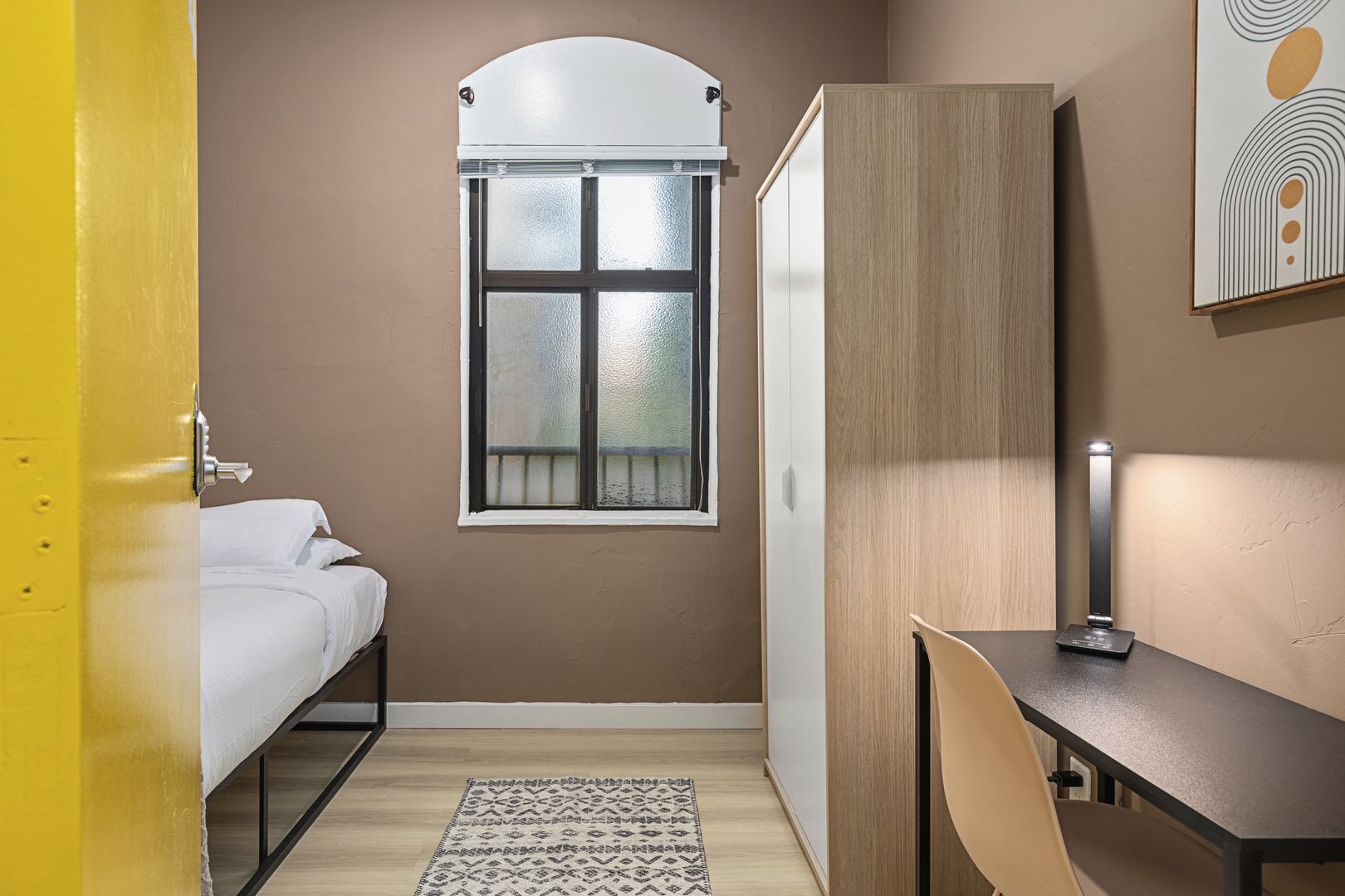 Los Angeles Apartment: 832 Hilgard Ave