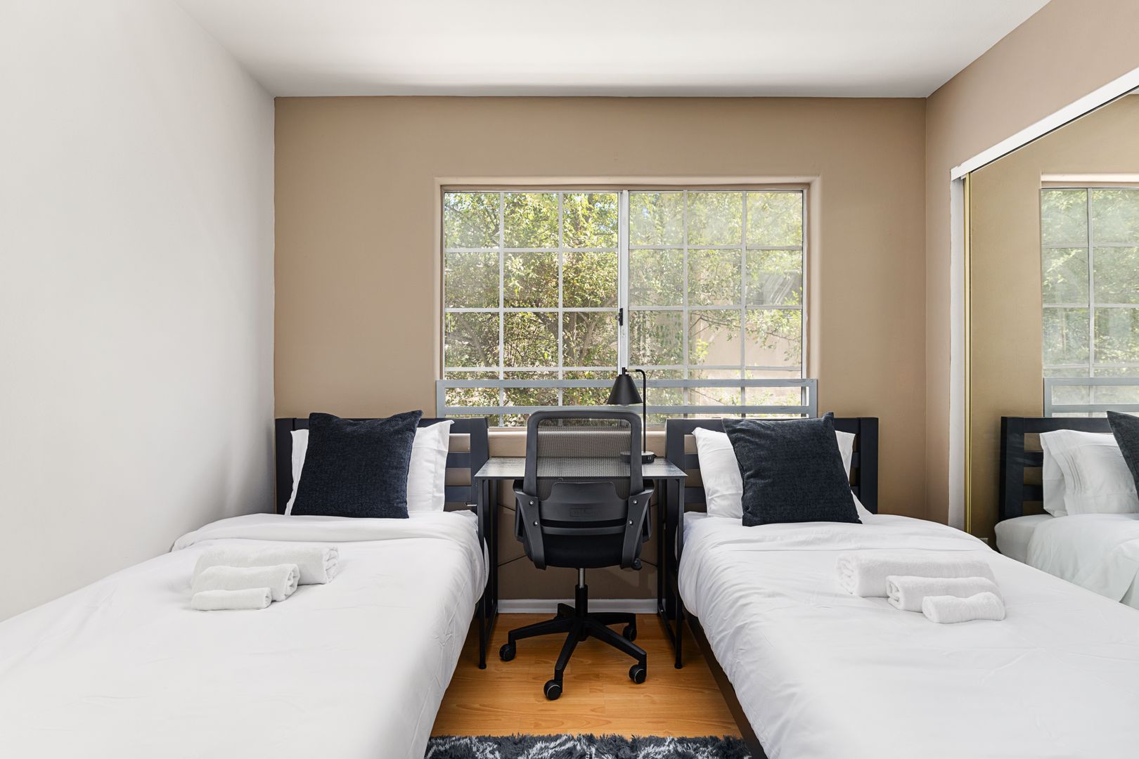 Los Angeles Apartment: 10777 Ashton 201