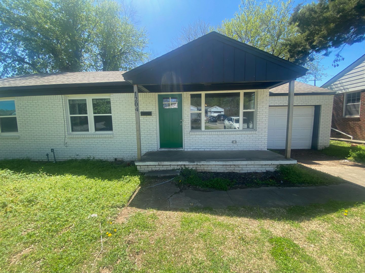 Gorgeous 3 Bed, 2 Bath Home with Modern Upgrades!
