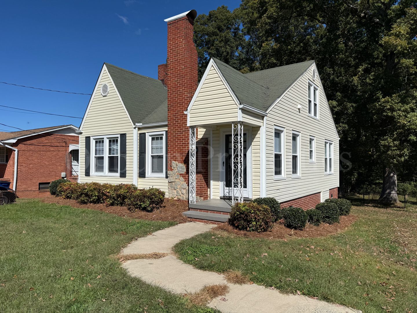 KERNERSVILLE House: 649 LINVILLE ROAD