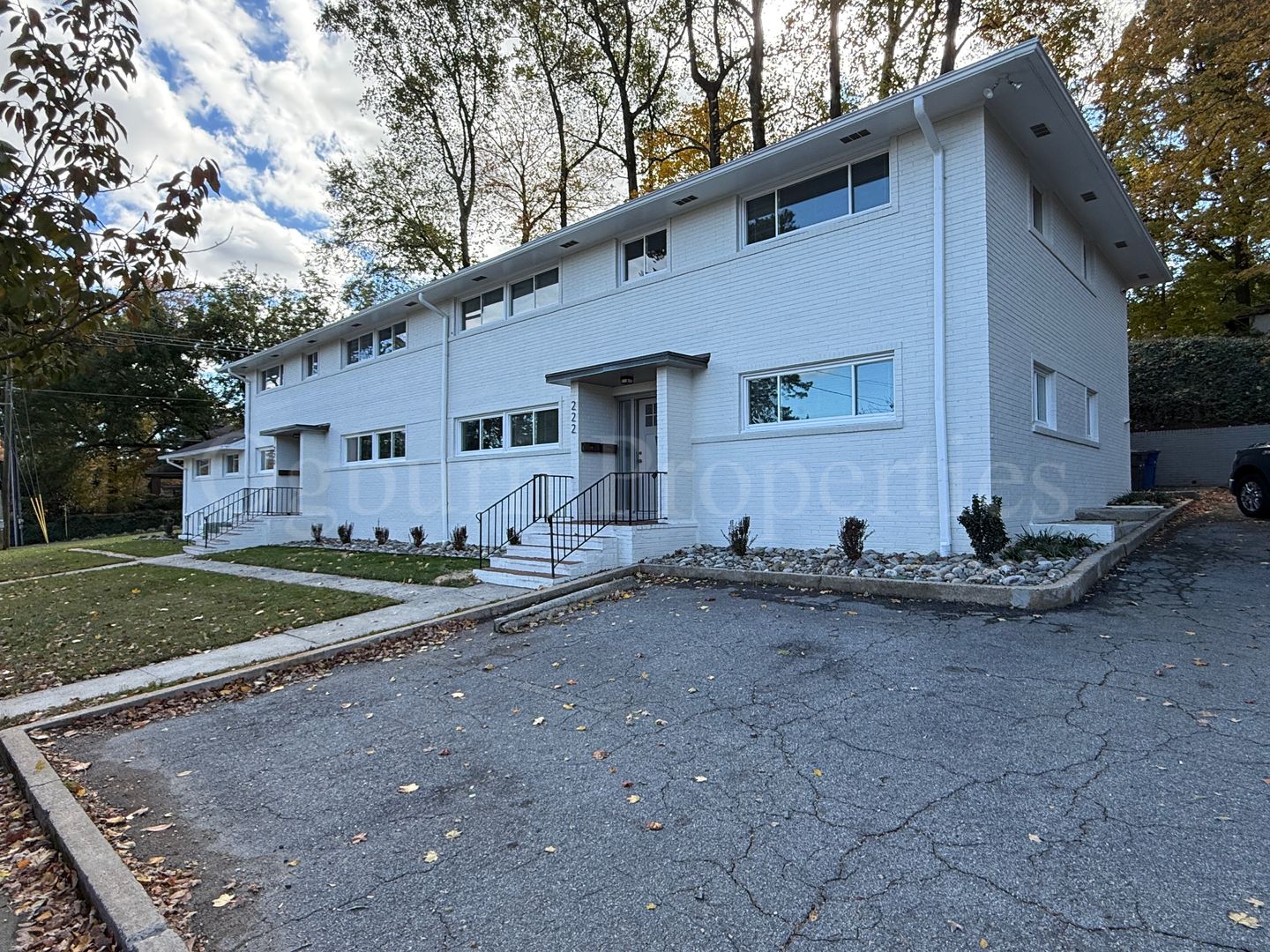 Winston-Salem Apartment: 220 N. Hawthorne Road