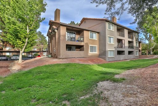 Remodeled Ground Floor 2 Bed Condo Ready for Move In – photo 1