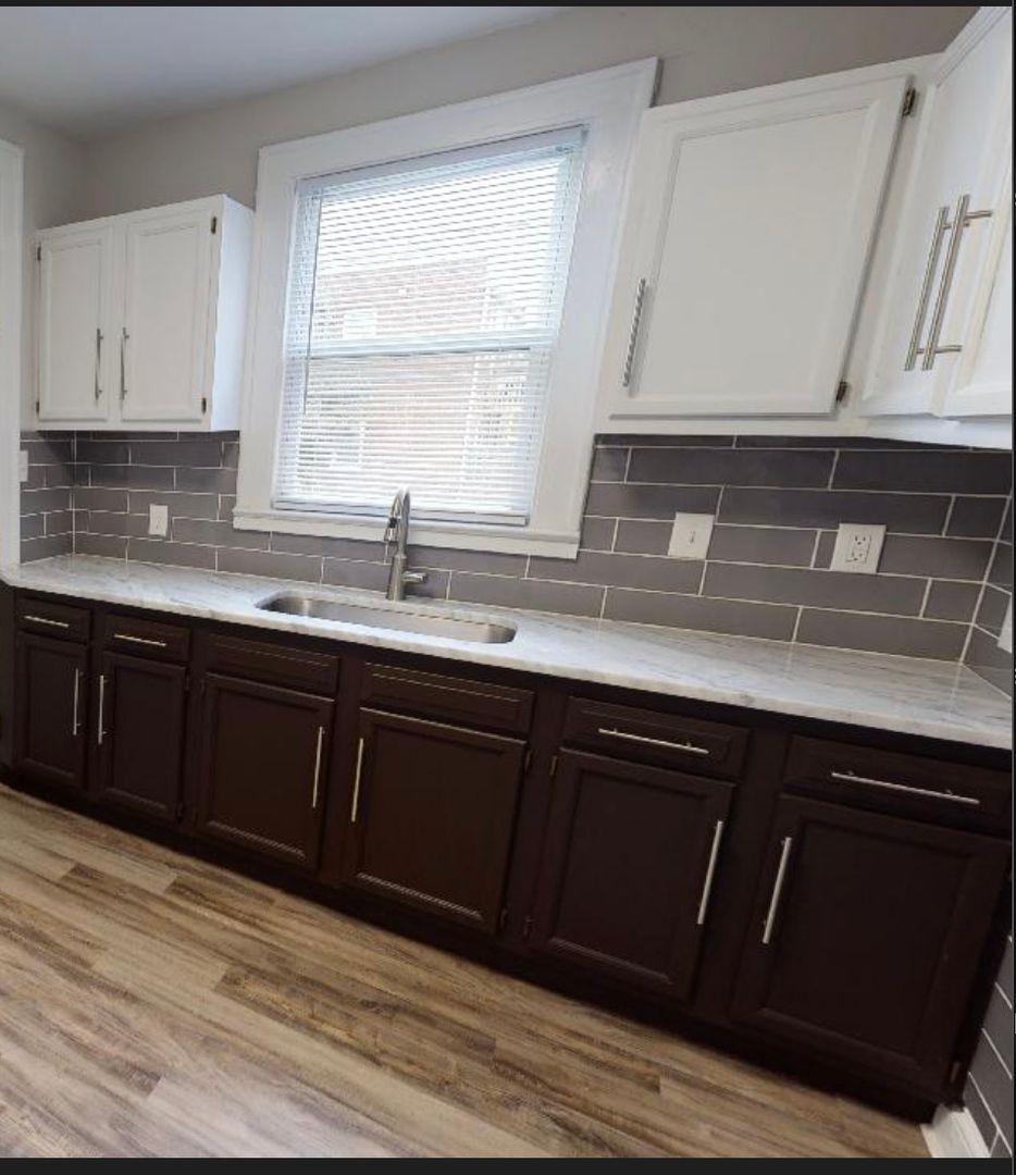 Columbus Multiplex: 174 E Tompkins