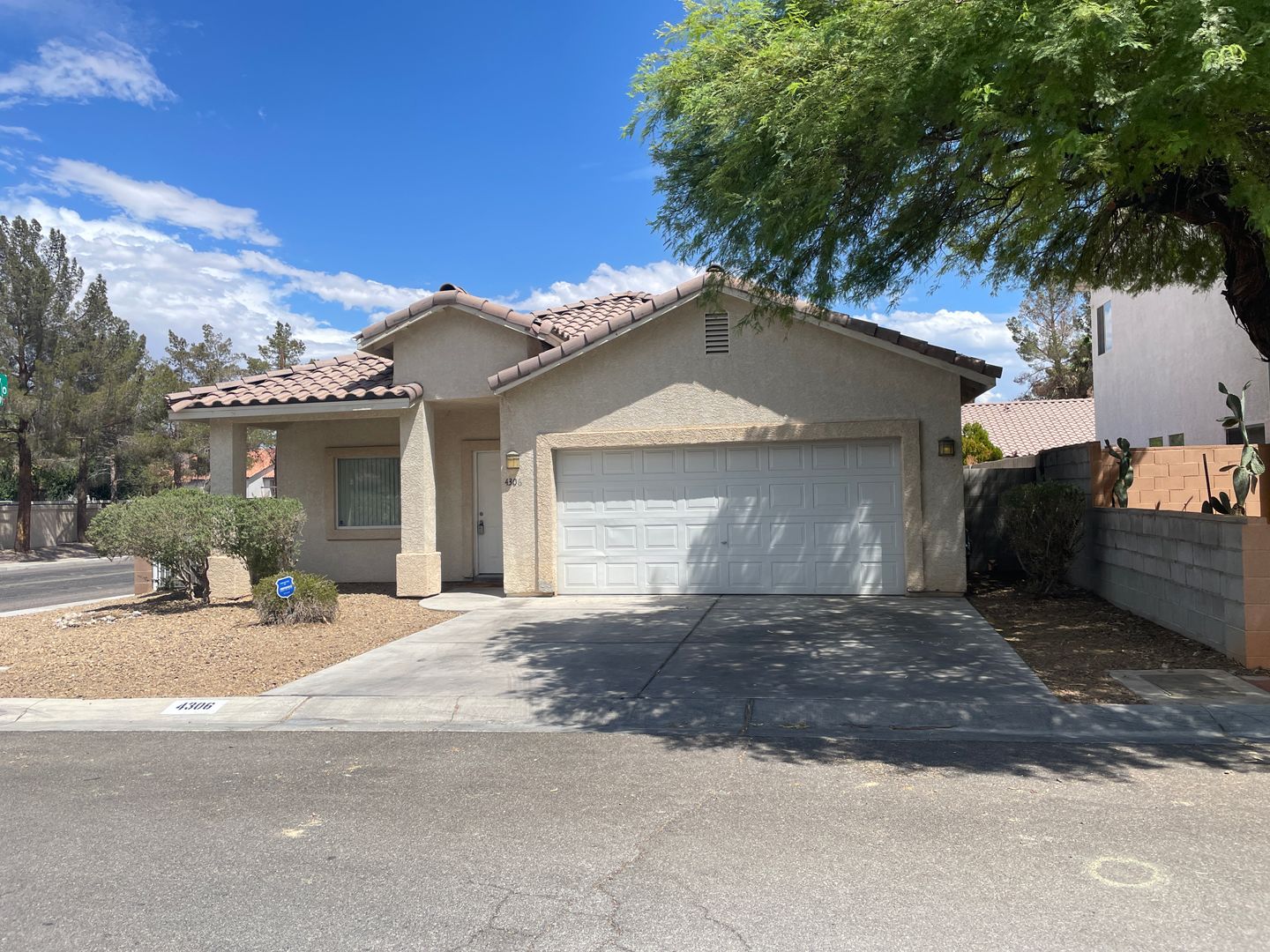 Las Vegas House: 4306 Cottontail Ln