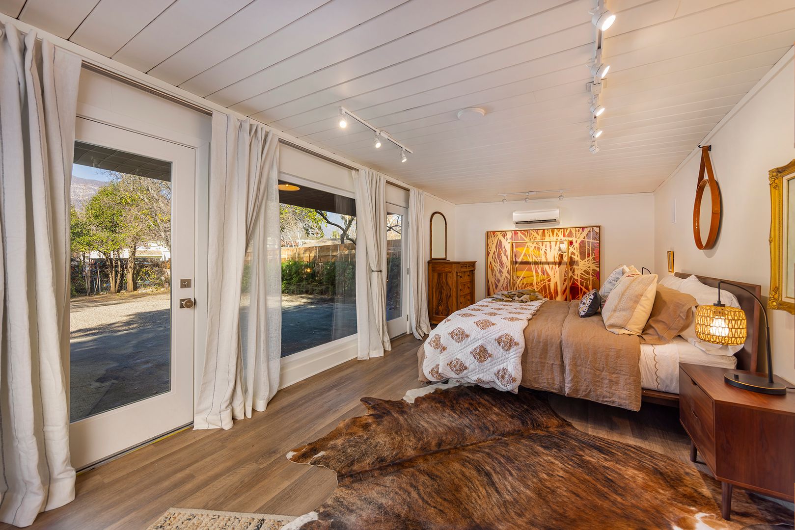 Ojai House: 917 Bryant Place