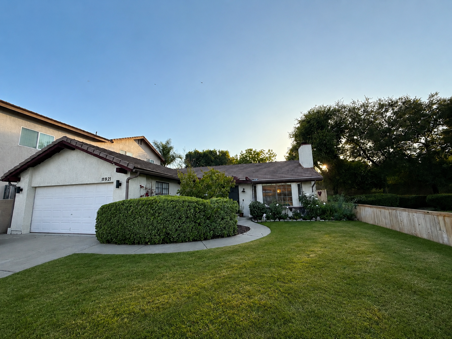 Ojai House: 11921 Silver Spur St