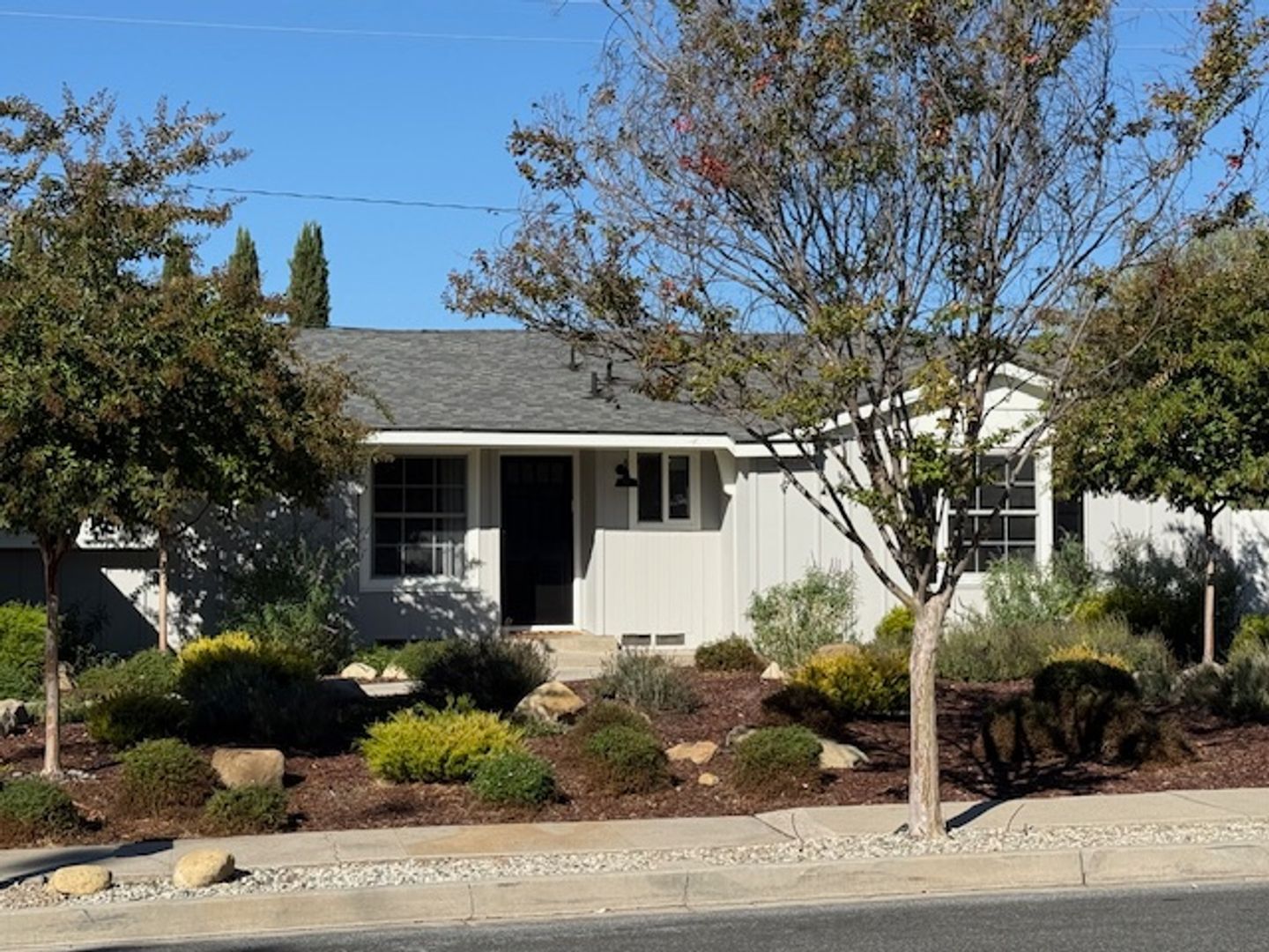 Ojai House: 1009 Grandview