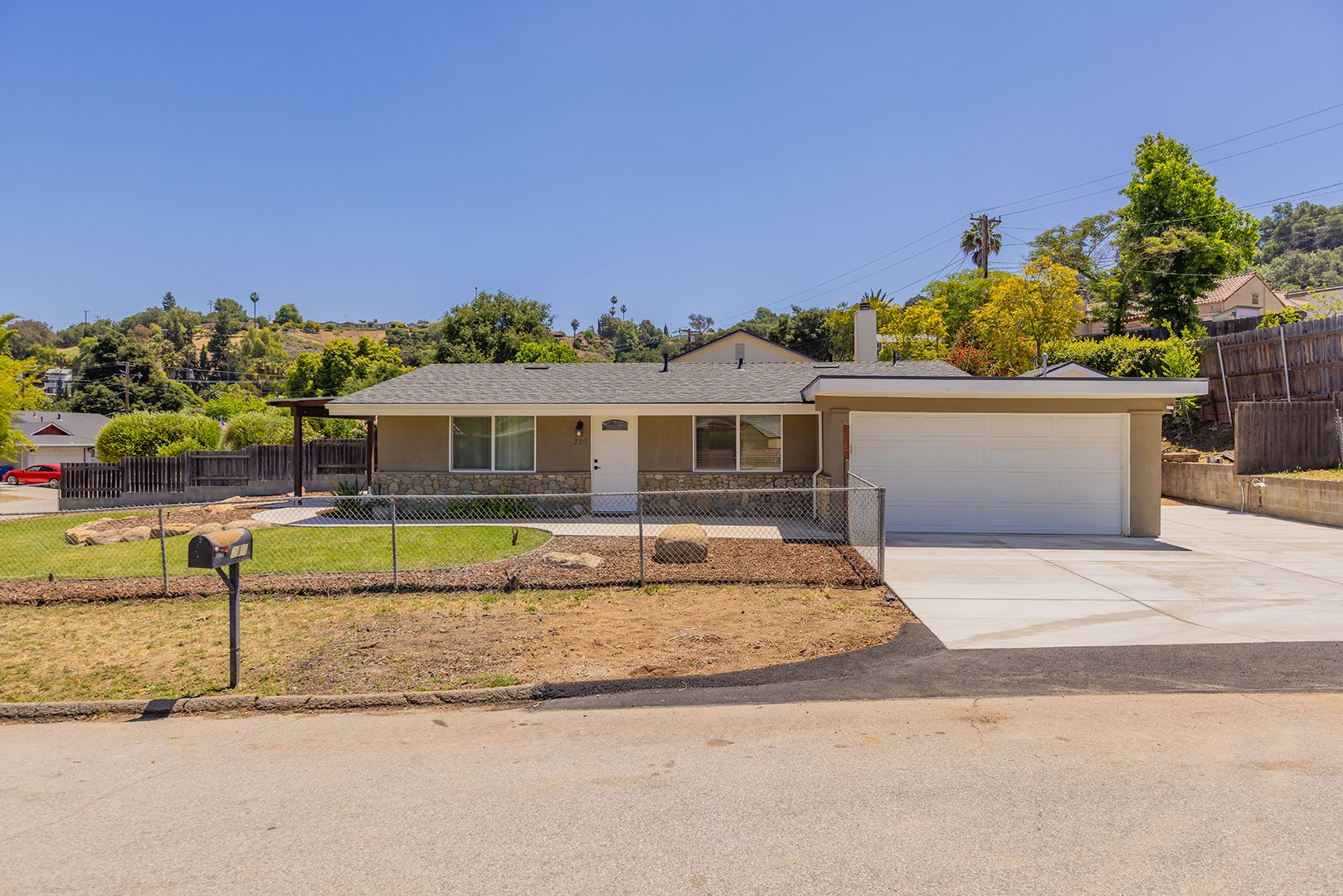 Oak View House: 216 Barbara st