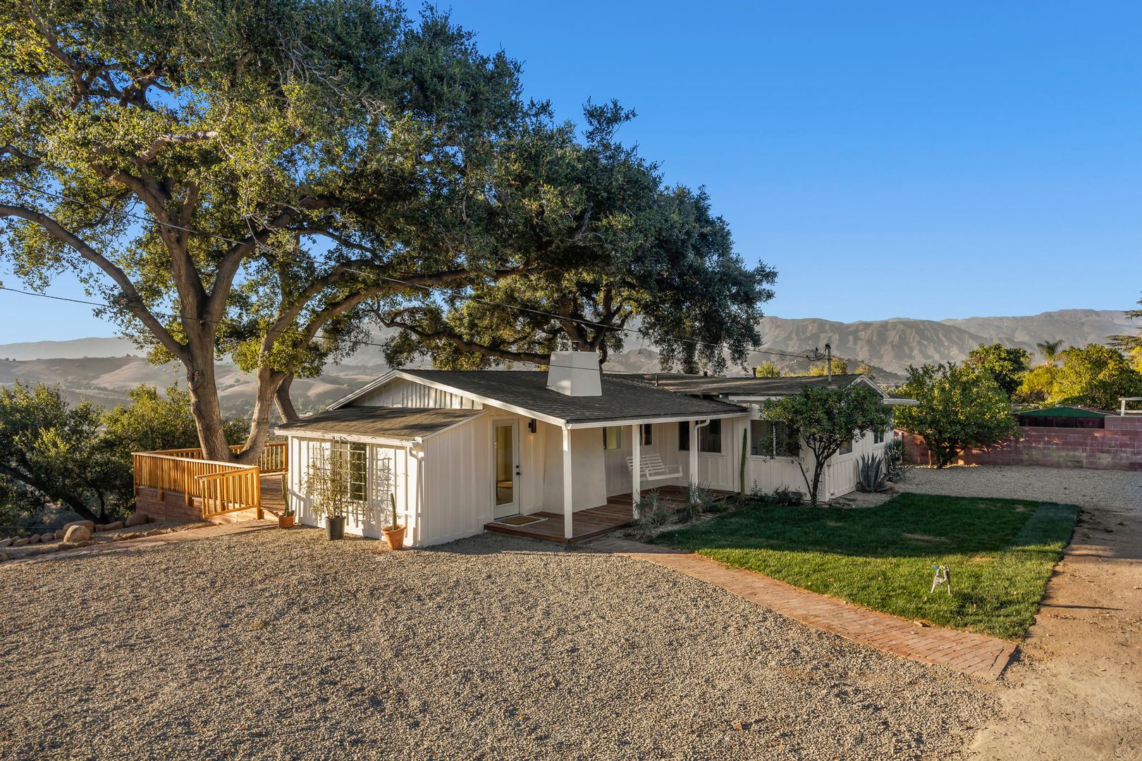 Oak View House: 455 Larmier