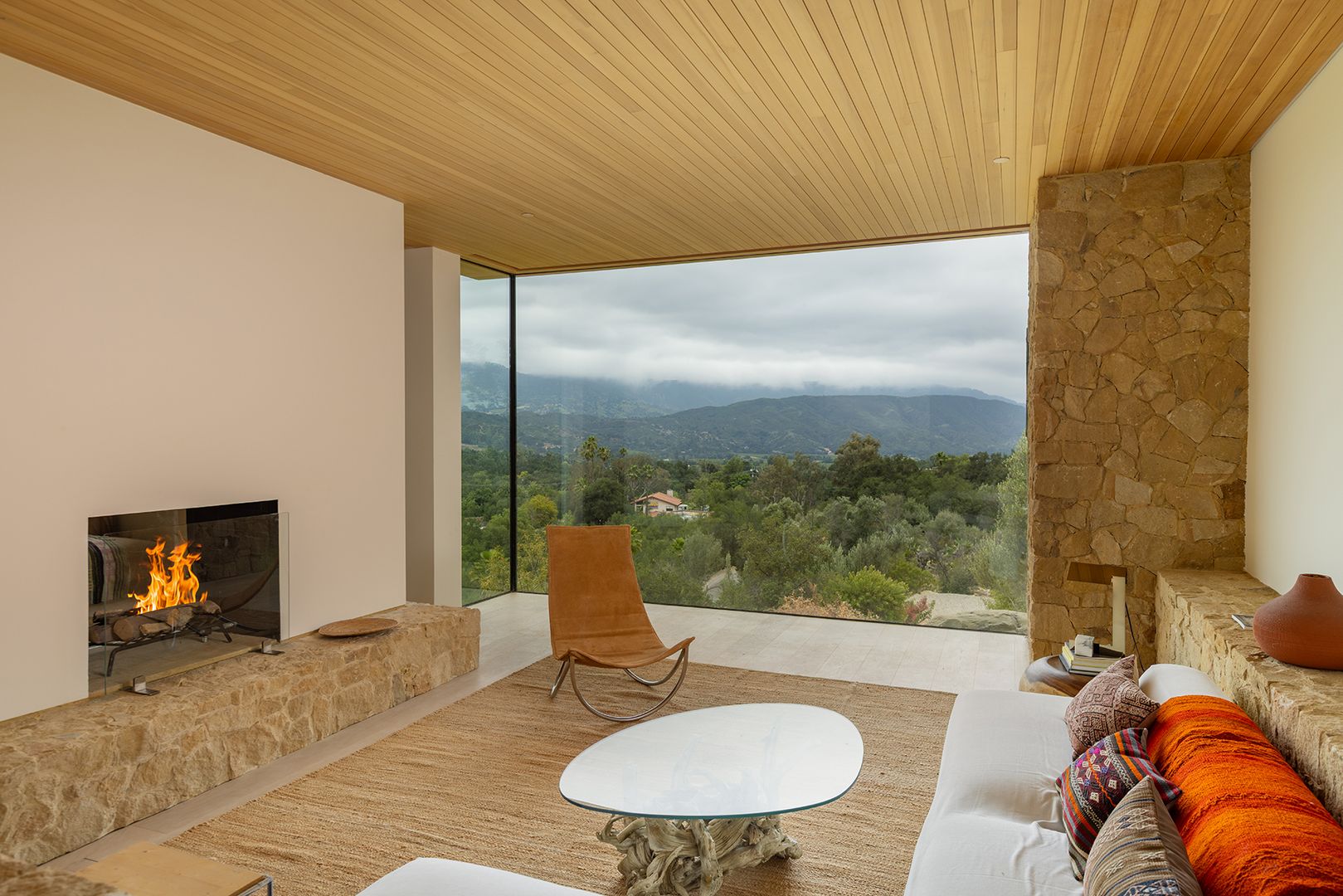 Ojai House: 2211 McNell