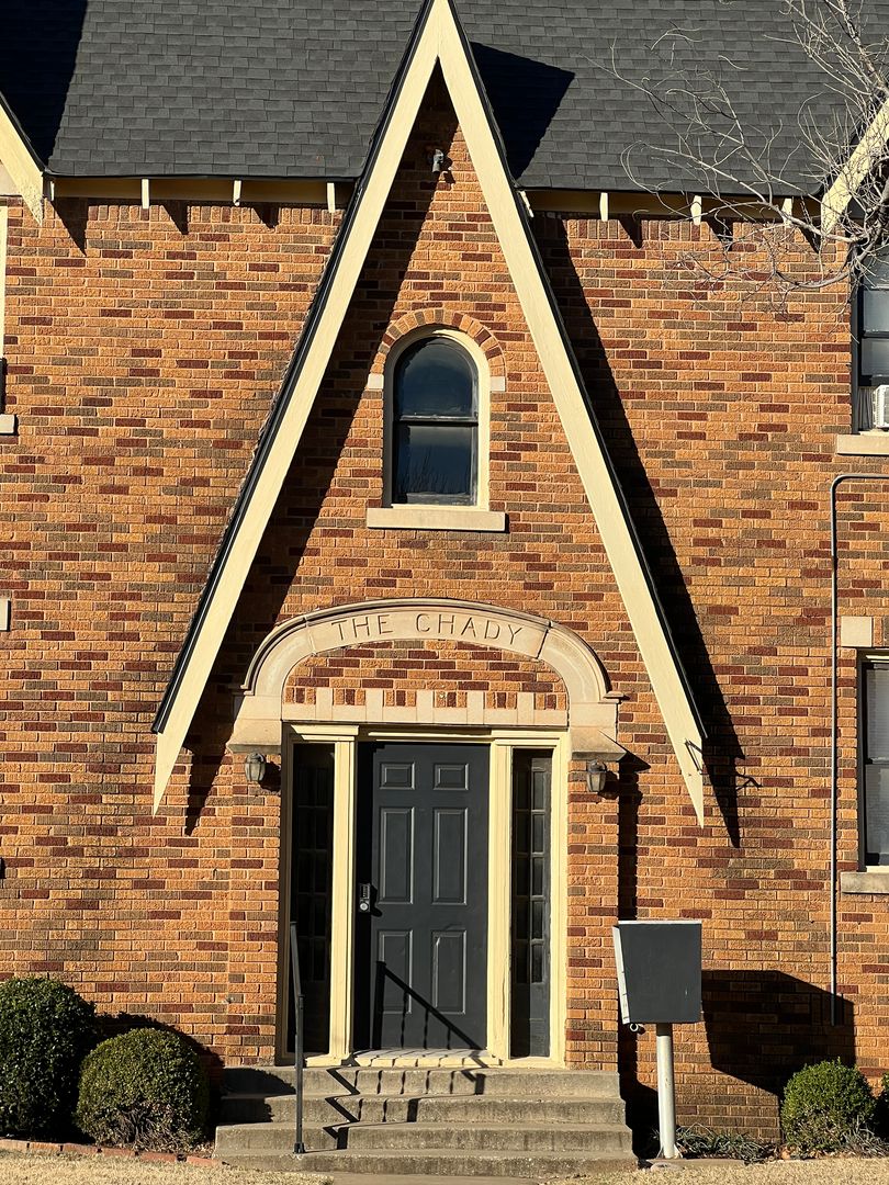 Oklahoma City Apartment: 2601 N. Walker