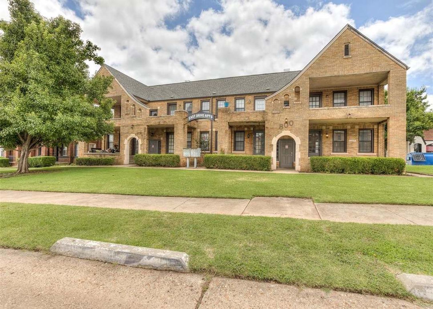 Oklahoma City Apartment: 800 East Drive