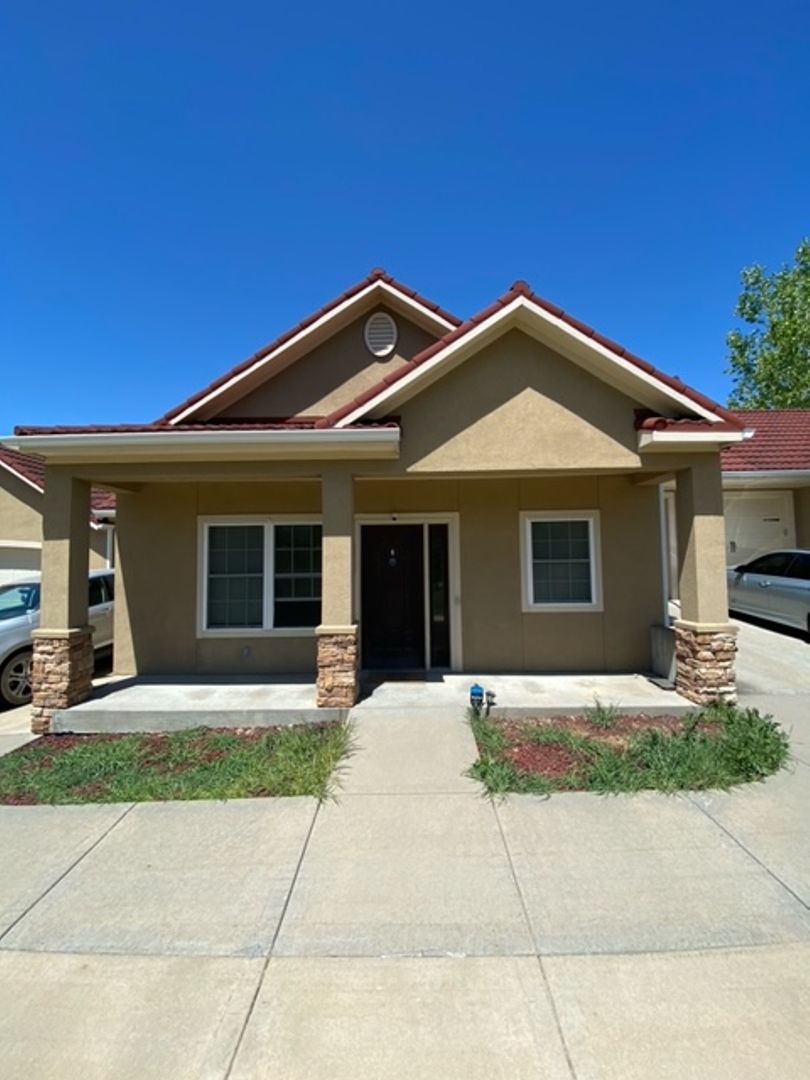 KANSAS CITY Apartment: 1321A NE 39th Street