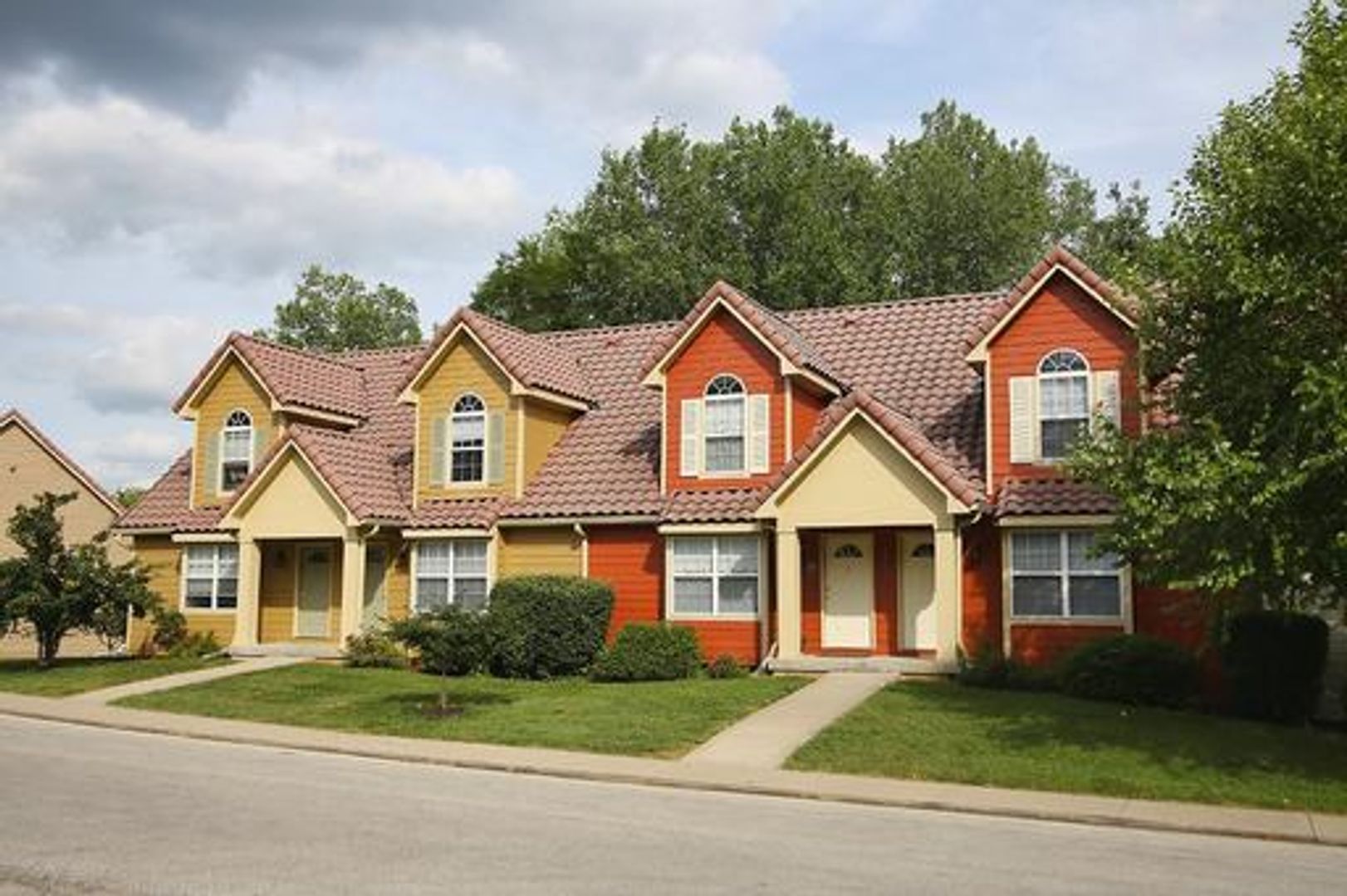 KANSAS CITY Apartment: 1321A NE 39th St.