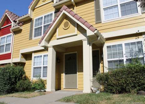 KANSAS CITY Apartment: 1321A NE 39th St.