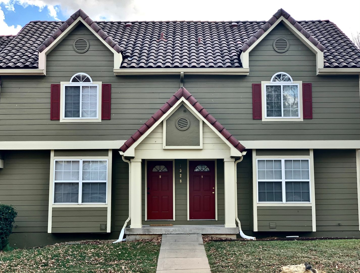 KANSAS CITY Apartment: 1321A NE 39th St.