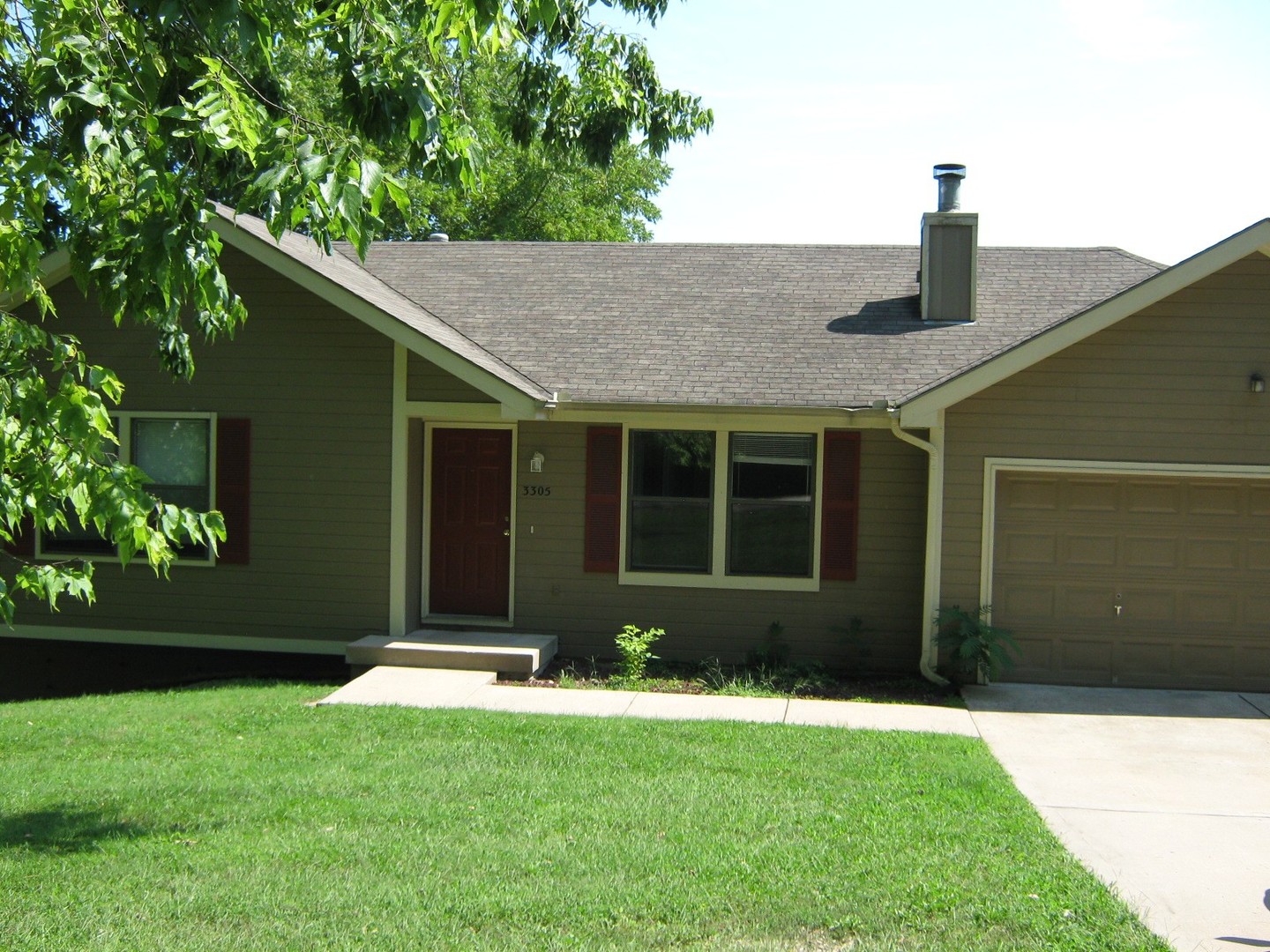 Kansas City Apartment: 1321A NE 39th St.