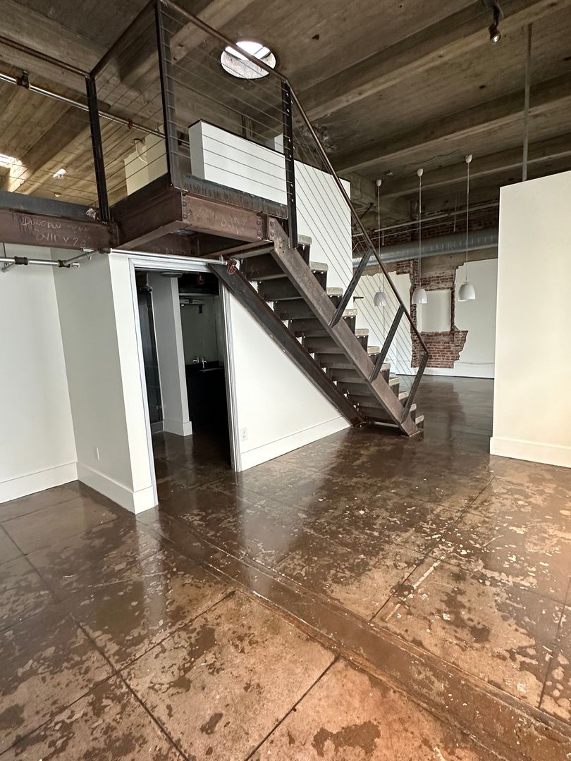 Los Angeles Apartment: 411 S. Main Street