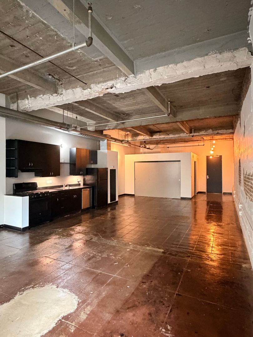 Los Angeles Apartment: 411 S. Main Street