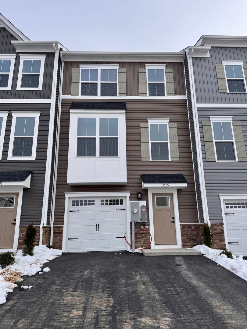 Rockingham House: 3655 Ponton Road