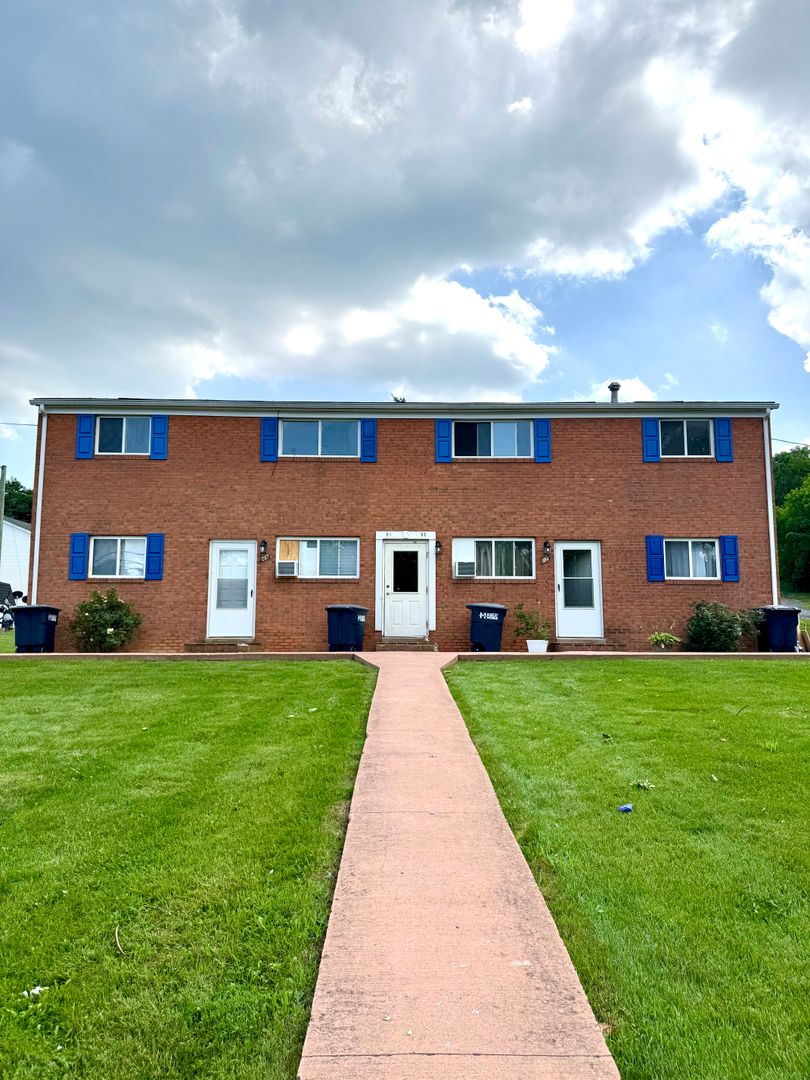 Harrisonburg House: 53 Pleasant Hill Road