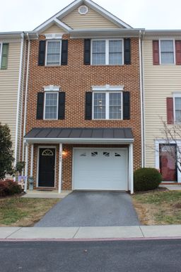 Townhouse for Rent in Taylor Springs