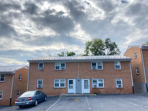 2 Bed 1 Bath Rental at 56 Washington Street Apt 202, Verona, VA – photo 1