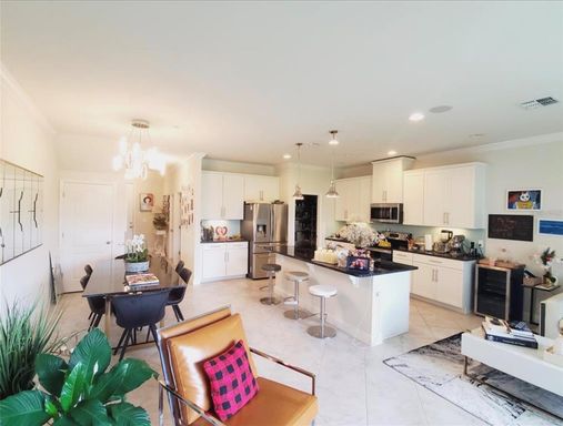 Listing photo thumbnail