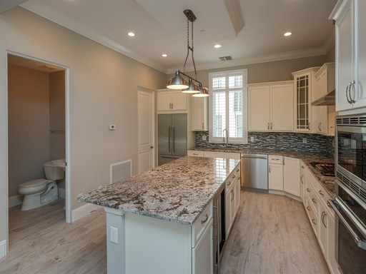 Listing photo thumbnail