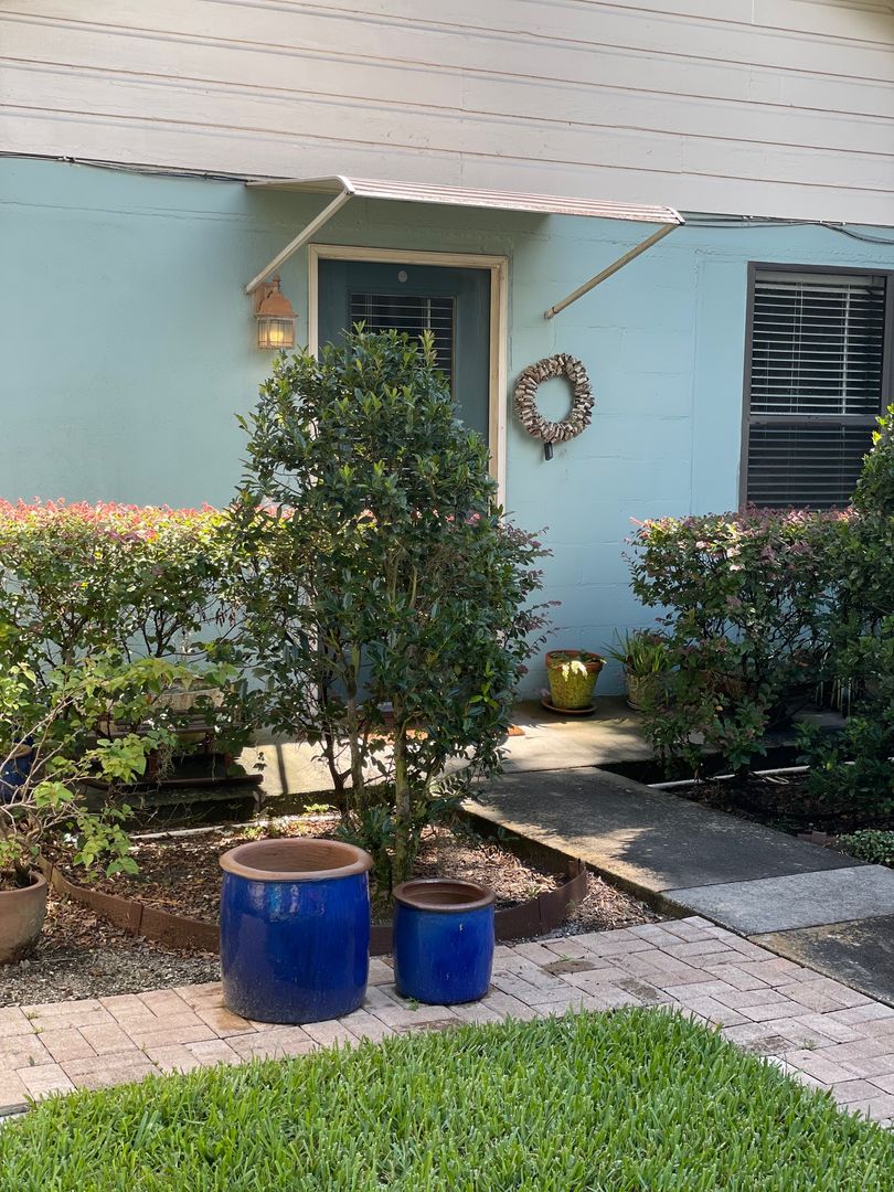 Orlando House: 1222 Illinois Street