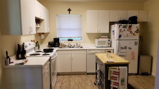 Listing photo thumbnail