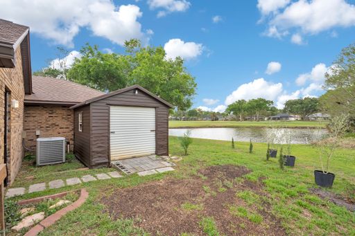 Listing photo thumbnail