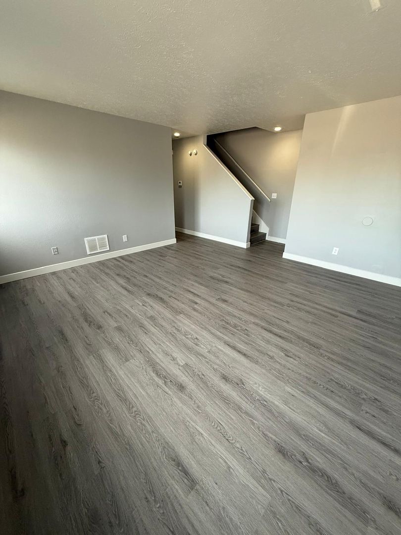 Davenport Apartment: 3017 W 72nd St.