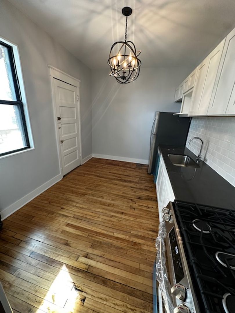 Mpls Apartment: 905 West Franklin
