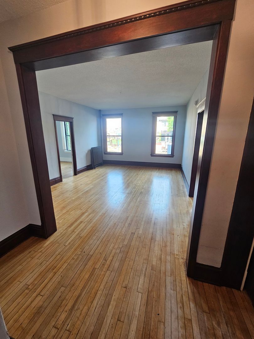 Mpls Apartment: 905 West Franklin