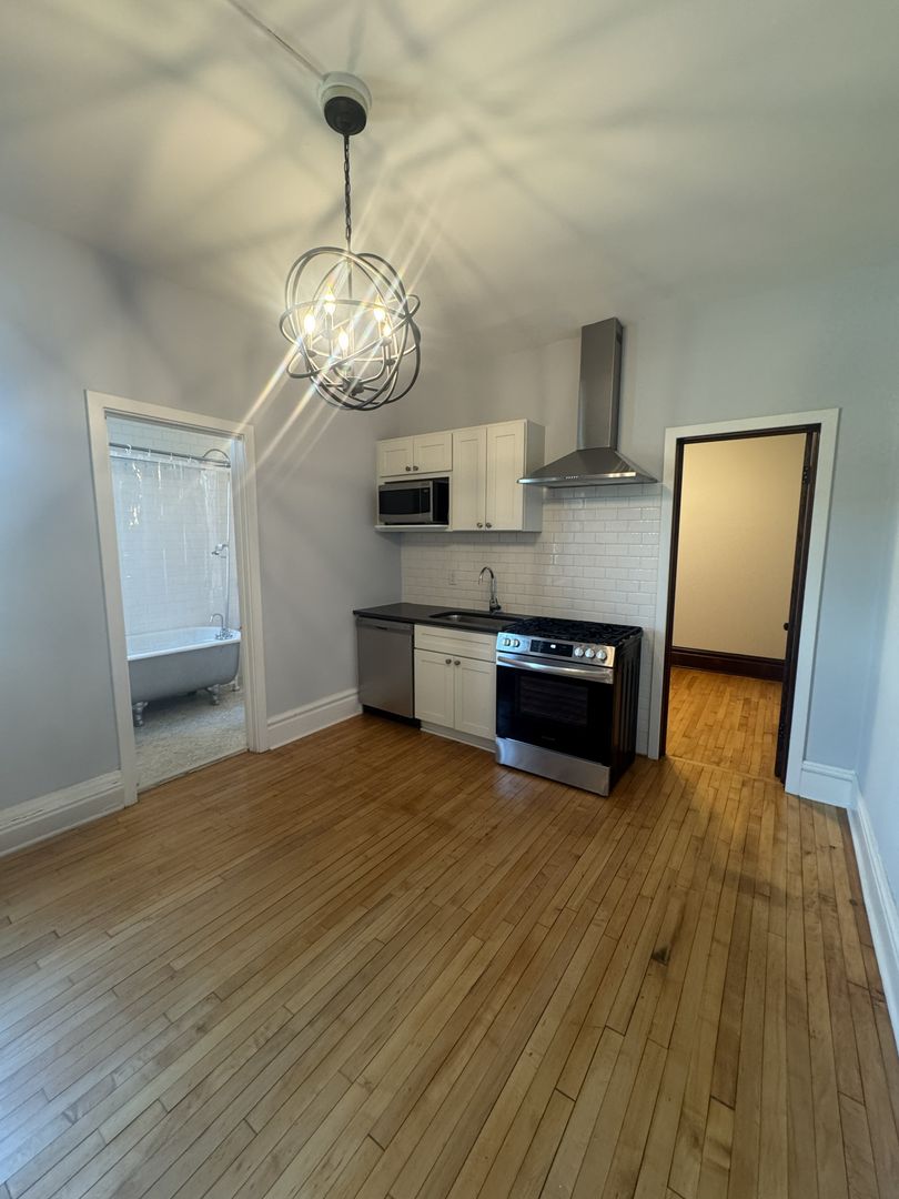 Mpls Apartment: 905 West Franklin