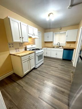 Two Bedroom Available in Ypsilanti Township | Flexible Move in Date – photo 1