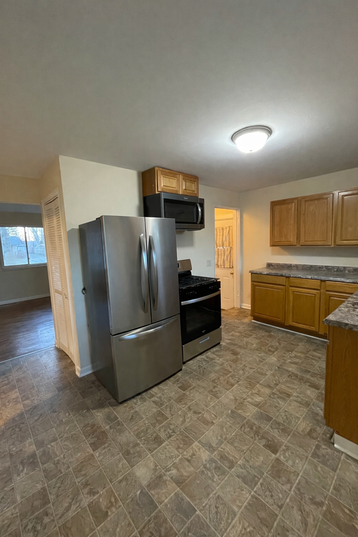 Ann Arbor House: 2886 Grant Drive