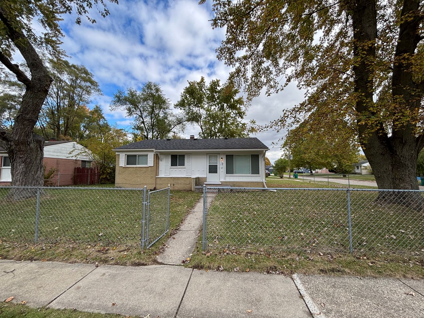 Ypsilanti House: 771 Eugene Ave