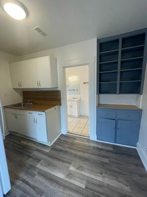 2-Bedroom near EMU | Parking, Laundry, and Water included! | Early Move-in Available – photo 1