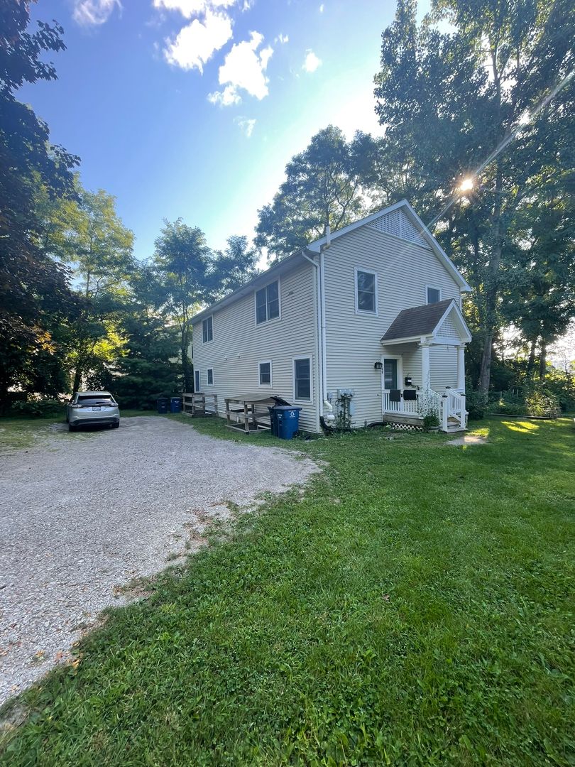 Ann Arbor Apartment: 230/232 Brookridge Ct.