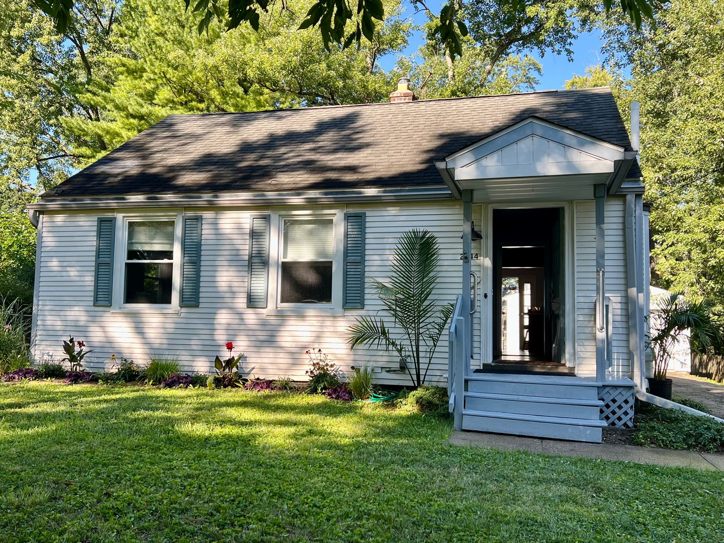 Ann Arbor House: 2644 Maplewood Ave.