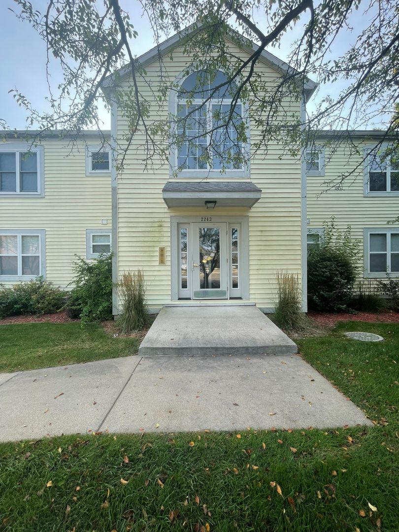 Ann Arbor House: 2243 S. Huron Pkwy #3