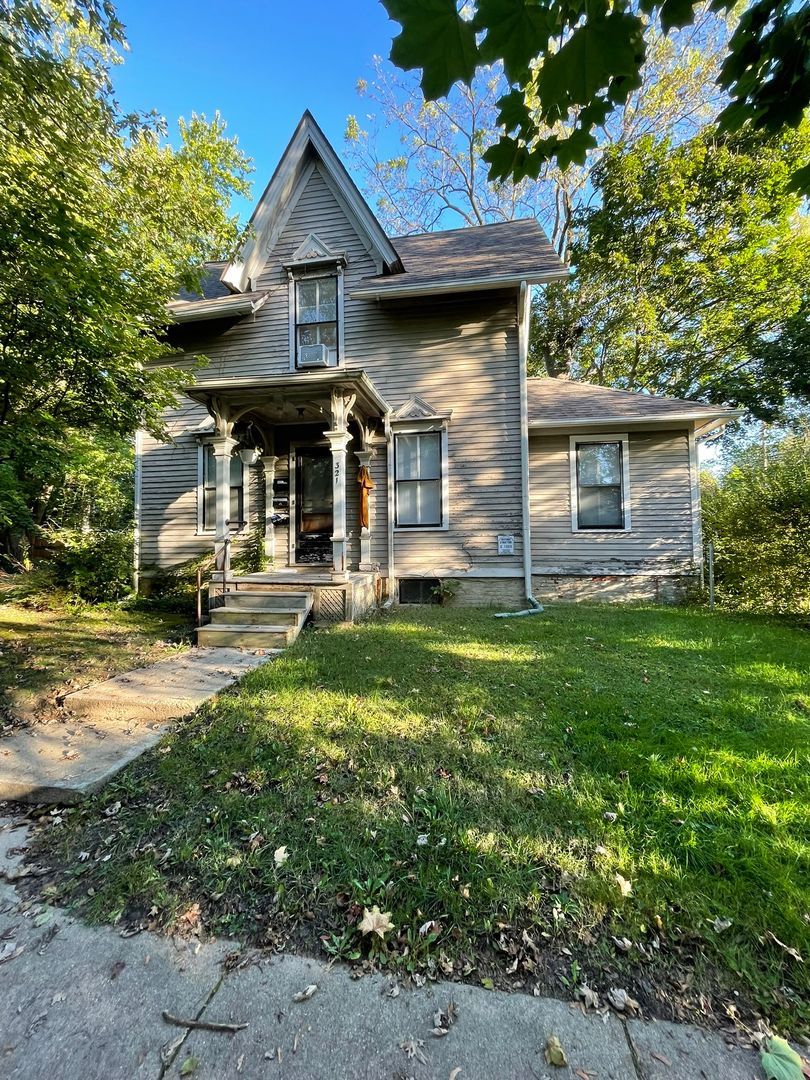 Ypsilanti Apartment: 321 E. Cross St.