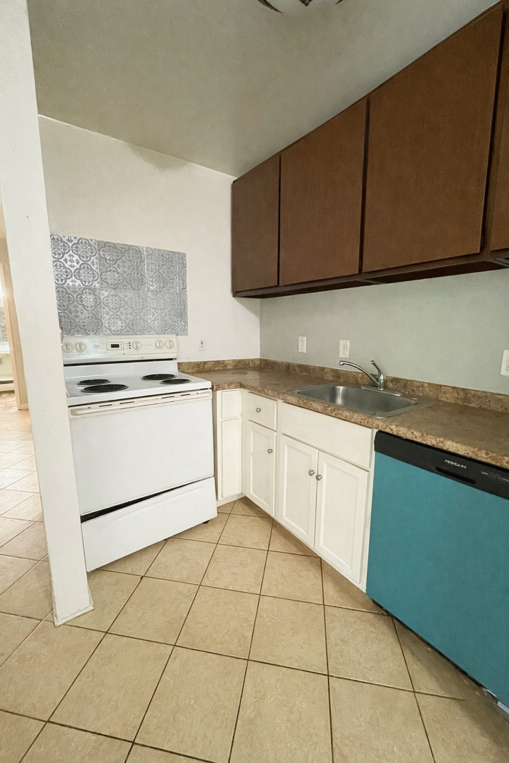 Ypsilanti House: 207 Ballard St. #301