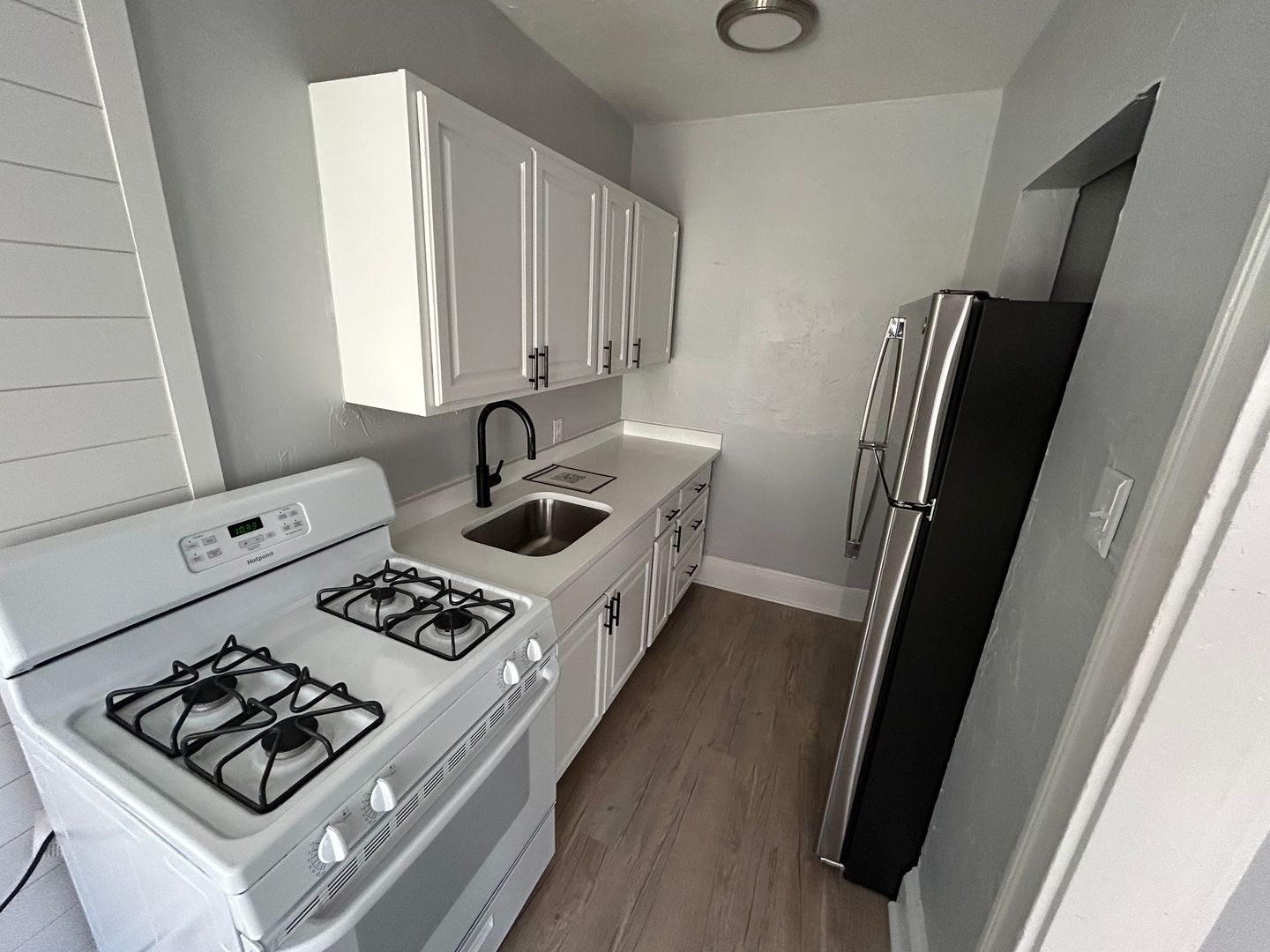 Hull Apartment: 750 Nantasket Ave, 43B St, 44 B St, 153A Samoset Ave, 125 Samoset Ave