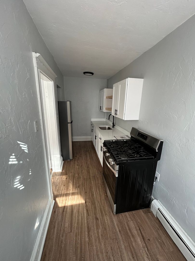 Hull Apartment: 750 Nantasket Ave, 43B St, 44 B St, 153A Samoset Ave, 125 Samoset Ave