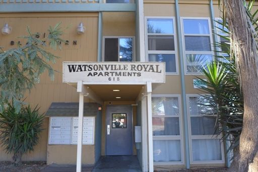 615 Blackburn St. Apt #201. Watsonville, CA 95076- Apartment on the 2nd floor